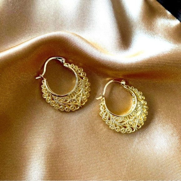 Gold Plated bohemian hollow out hoop earrings/ Boho Earrings/ Vintage earrings - Picture 5 of 9